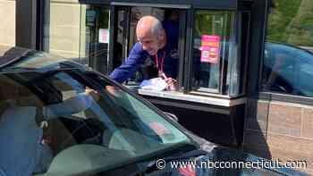 UConn Coach Dan Hurley Surprises Customers at East Hartford Dunkin'