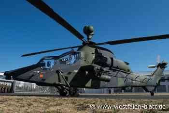 Kampfhubschrauber fliegen nachts über Warburg