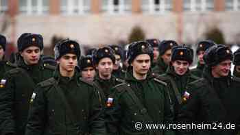 Hohe Verluste: Russland rekrutiert Soldaten in Mariupol - Sie „töten friedliche Ukrainer“