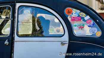 Aufkleber vom Auto entfernen: Mit diesen Hausmitteln funktioniert‘s