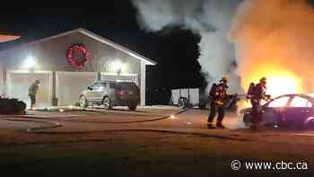 2 people lit car on fire near St. Andrews, Man., home as family slept