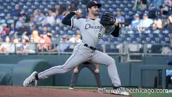 Melendez Has 4 RBIs, Royals Score 8 in 6th, Beat ChiSox 12-5