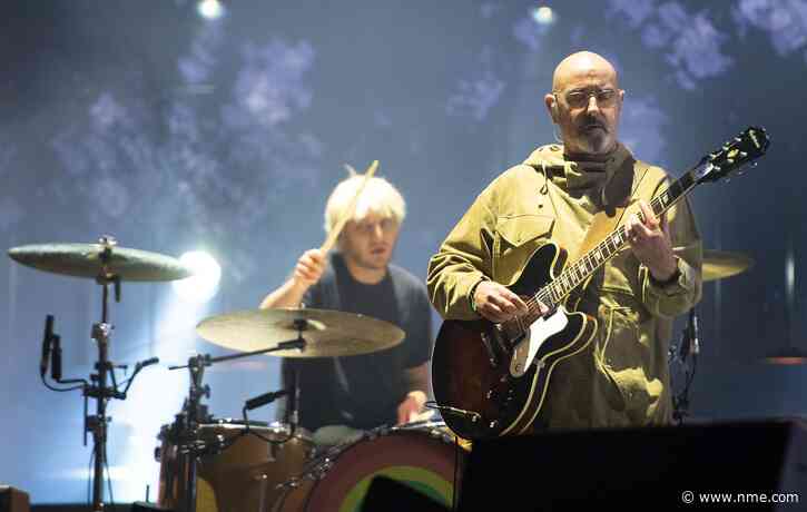 Bonehead says Oasis reunion would be “worth it for the younger fans”