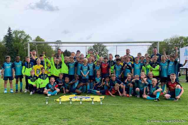Jeugdvoetballers scoren op buitenlandse tornooien