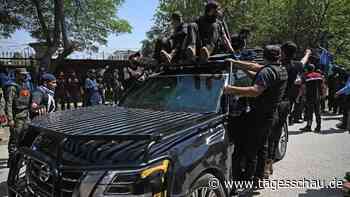 Pakistans Ex-Regierungschef Khan in Islamabad verhaftet