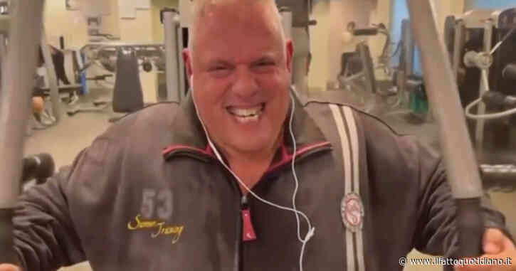 “Per un comunista in meno…”, la nuova uscita del sindaco di Grossetto che si filma in palestra