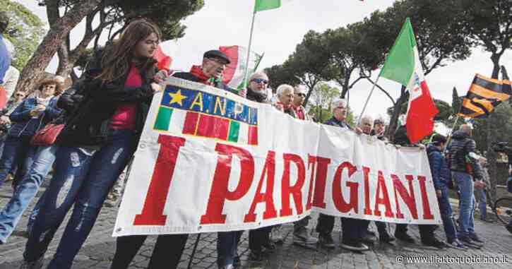Fdi di Gallarate chiede di censurare l’Anpi per un cartello contro Meloni al corteo del 25 aprile. La replica: “Atto di intimidazione”