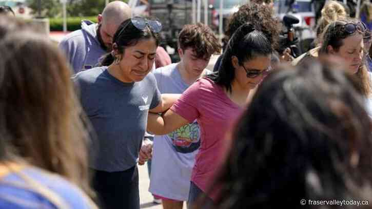 Authorities: Texas mall gunman had ‘neo-Nazi ideation’