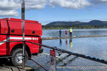Search crews looking for missing rower on lake near Duncan