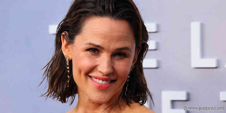 Jennifer Garner Reacts to Being Perceived as 'Always Nice,' Dealing With Paparazzi & Explains Why She Stays Away From Tabloids in 'Allure' Interview