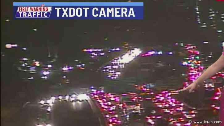 18-wheeler crash closes I-35 southbound in downtown Austin