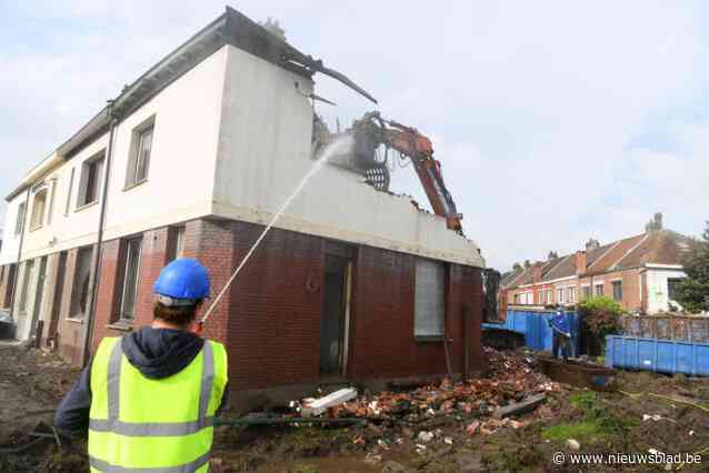 Eerste huizen in Moretusburg gaan tegen de vlakte