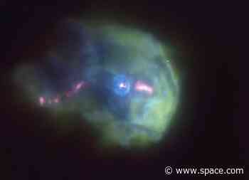 Young star shoots out jet like a garden sprinkler in Orion Nebula (photo)