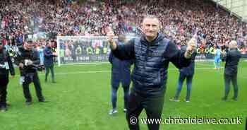 Tony Mowbray backed to lead Sunderland to Premier League despite manager rumours