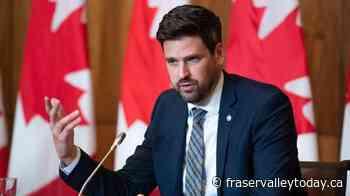 CP NewsAlert: Canada will allow online passport renewal services this fall