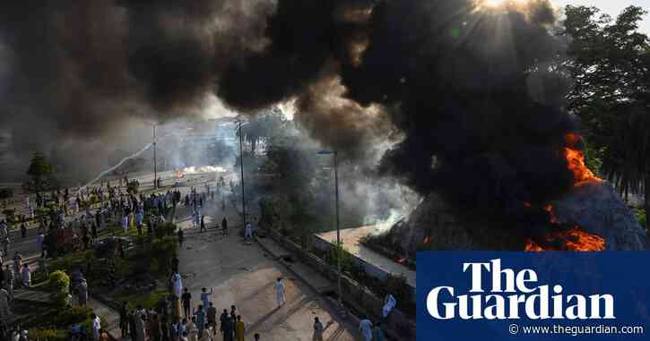 Former PM Imran Khan appears before judge amid uproar in Pakistan