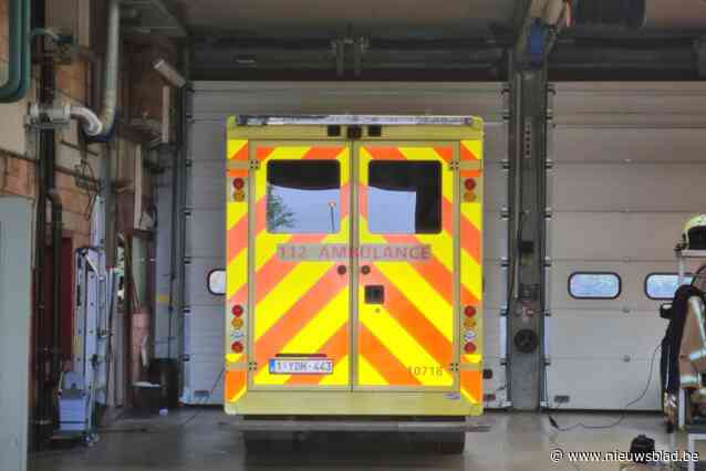 Fietser met hoofdwonde afgevoerd na aanrijding met step