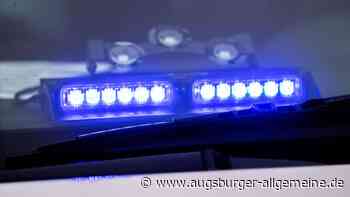 Holzlaster gekippt um: Polizei schätzt Schaden auf 150.000 Euro