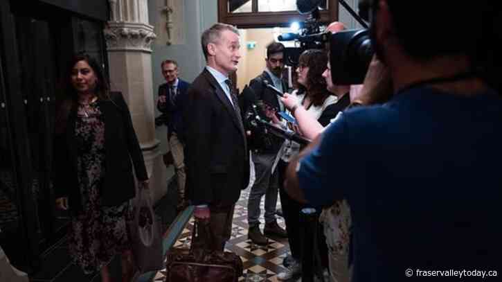 ‘Not on my watch’: Seamus O’Regan rejects Liberals’ disinformation resolution