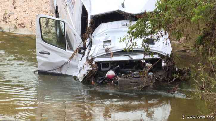 Flash flood washes trucks into Walnut Creek