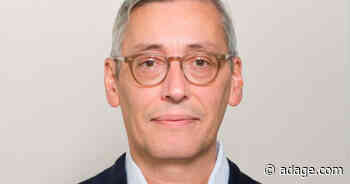 Procter & Gamble's top media executive is stepping down