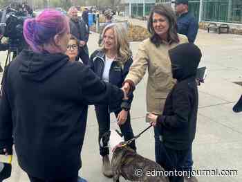 Wildfire response presents political opportunities and risk for both UCP's Smith and NDP's Notley