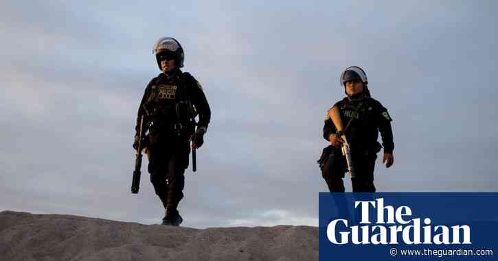 ‘There’s no water’: migrants stranded in Chilean desert as Peru closes border