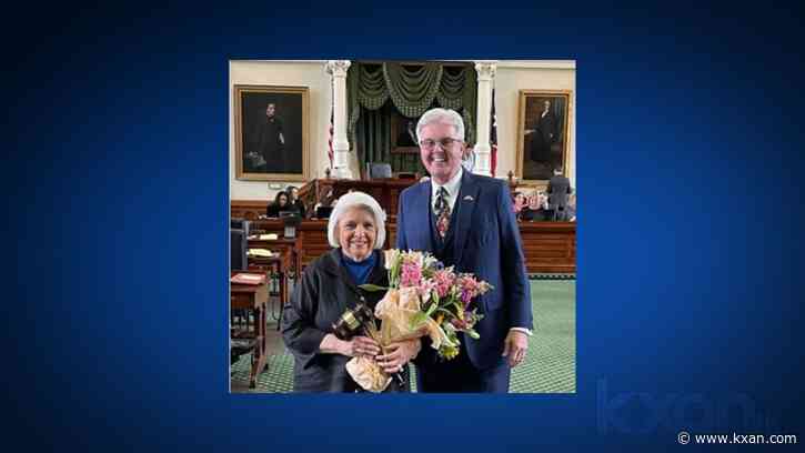 Senator breaks records after casting 70,000th consecutive vote in Texas Senate