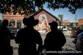 Migrant crowds diminish on the streets of Downtown El Paso