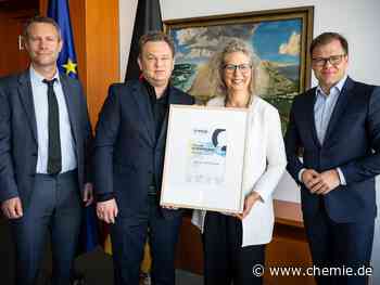 KNAUER im Kanzleramt mit VORSPRUNG-Preis geehrt