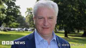 Portsmouth council leader Gerald Vernon-Jackson steps down