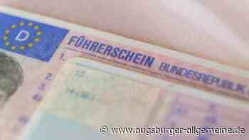 Mann ist ohne Fahrerlaubnis mit dem Auto unterwegs