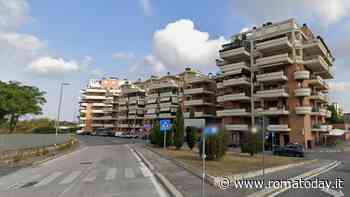 Incendio al Laurentino, fiamme in palazzo: residenti evacuati