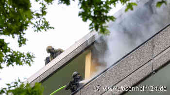 „Corona-Leugner“ sprengt Hochhaus-Wohnung in Ratingen und verletzt Beamte – „Feuerball kam auf Kollegen zu“