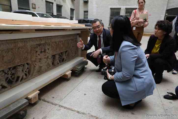 Two Stolen Artifacts, From the Collection of a Met Board Member, Were Returned to China