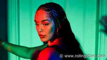 Dad Jokes and Veiny Hands: See Jorja Smith’s Flirty New ‘Little Things’ Video