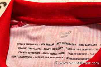 Prachtig! Antwerp lanceert '30 jaar Wembley'-shirt en maakt er schitterend werk van