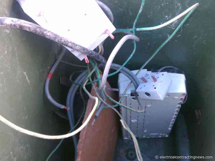 Safety warning to builders after live cables left hanging around