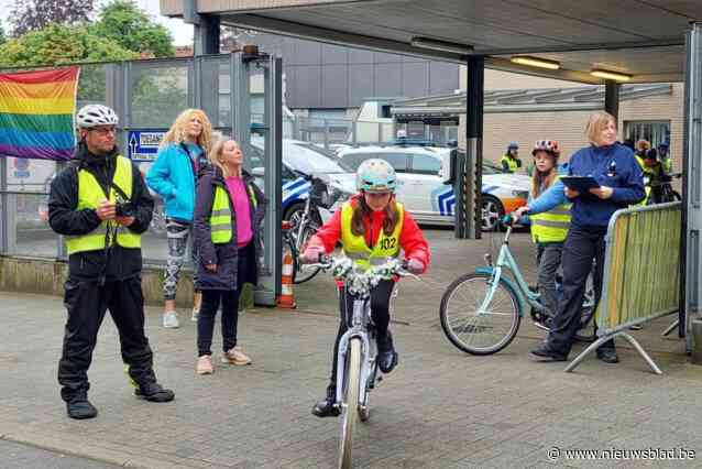 281 leerlingen leggen fietsexamen af in Willebroek: “Het is belangrijk dat leerlingen zich veilig kunnen verplaatsen in het verkeer”