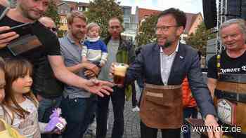 Bilder: Jenaer Frühlingsmarkt mit Bieranstich eröffnet
