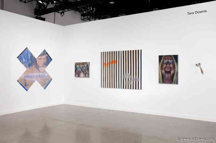 The Best Booths at Independent New York, From Monumental Paintings to Tender Photographs