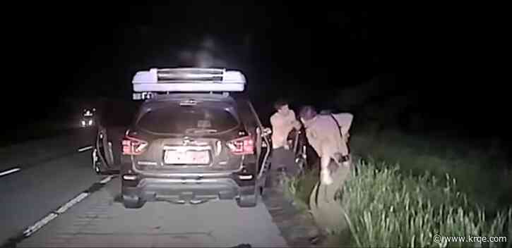 Video: Albuquerque man shoots at Illinois state troopers before being fatally shot