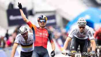 Tom Pidcock: Briton races from back to claim short-track race World Series win