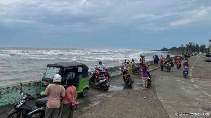 Thousands along Bangladesh, Myanmar coast told to seek shelter as powerful Cyclone Mocha approaches