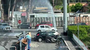Salta conduttura sotto alla fontanella: geyser a Cinecittà