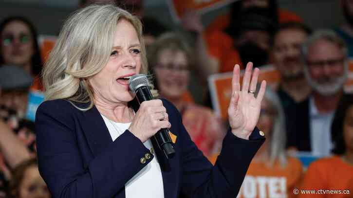 'I disagree with him completely': Rachel Notley says of Jagmeet Singh's oilsands stance