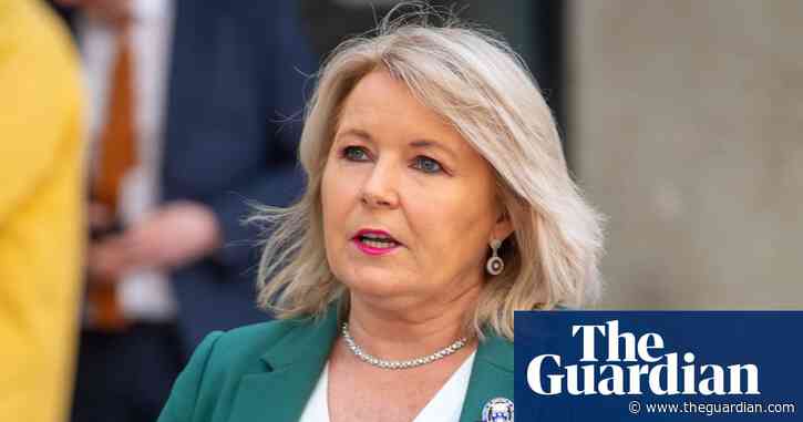 Nurses’ union head calls for double-digit pay rise in England ahead of strike ballot