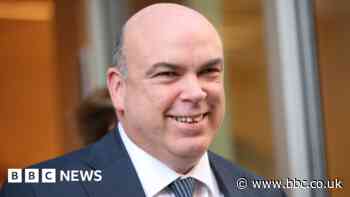 Mike Lynch: Autonomy founder extradited to US in criminal case