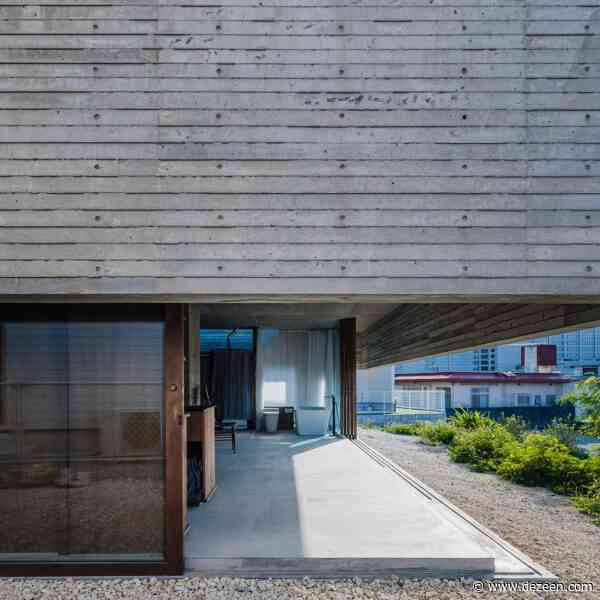Single concrete column supports One-Legged House in Japan