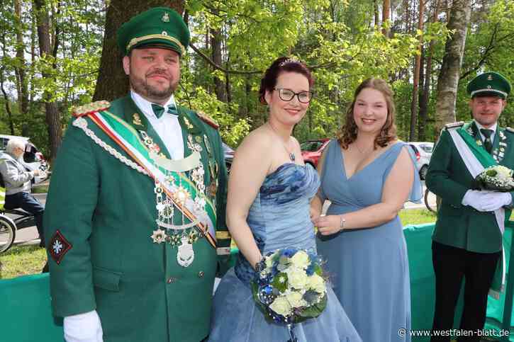 St. Achatius Stukenbrock-Senne: „Wundervolle Königin“ erobert alle Herzen